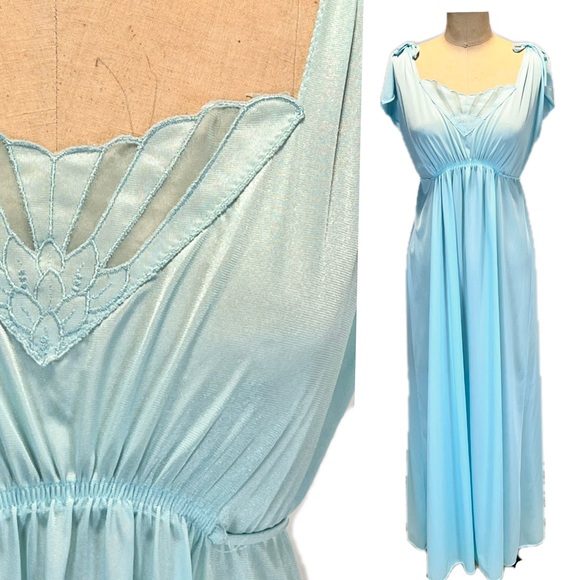 VINTAGE pastel aqua long maxi‎ nightgown flutter sleeves art deco embroidery 70s - Picture 1 of 12